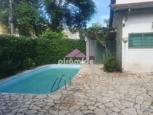 Casa 5 quartos e 3 banheiros, à venda, no bairro Sumaré em Caraguatatuba