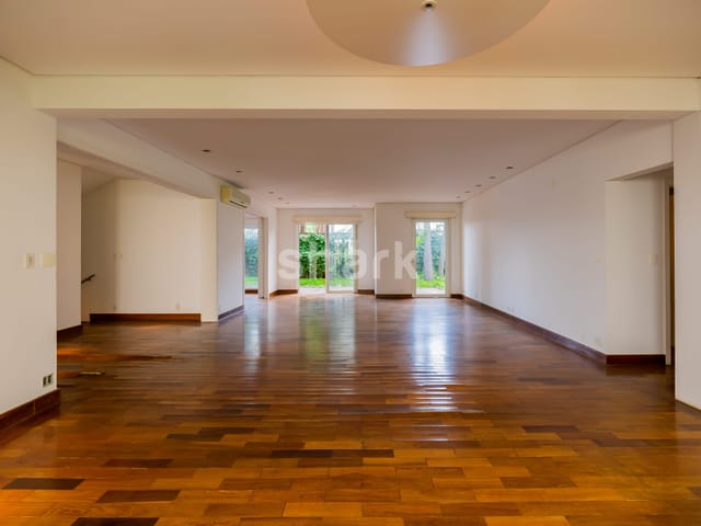 Casa com 874m² 3 quartos e 6 banheiros, à venda, no bairro Jardim Everest em São Paulo