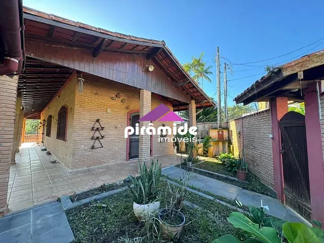Casa com 300m² 2 quartos e 2 banheiros, à venda, no bairro Tabatinga em Ubatuba