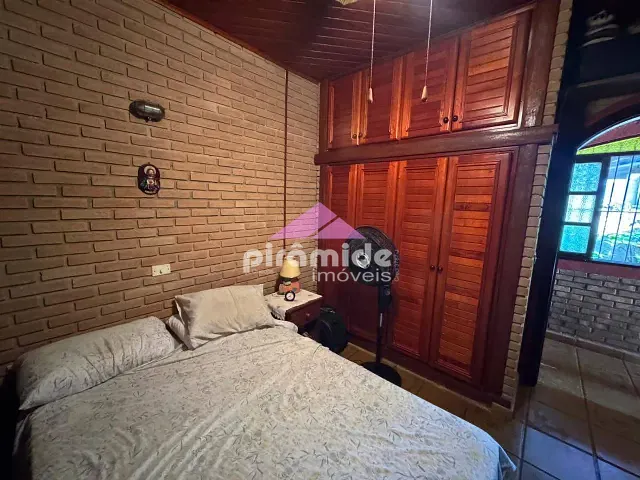 Casa com 300m² 2 quartos e 2 banheiros, à venda, no bairro Tabatinga em Ubatuba