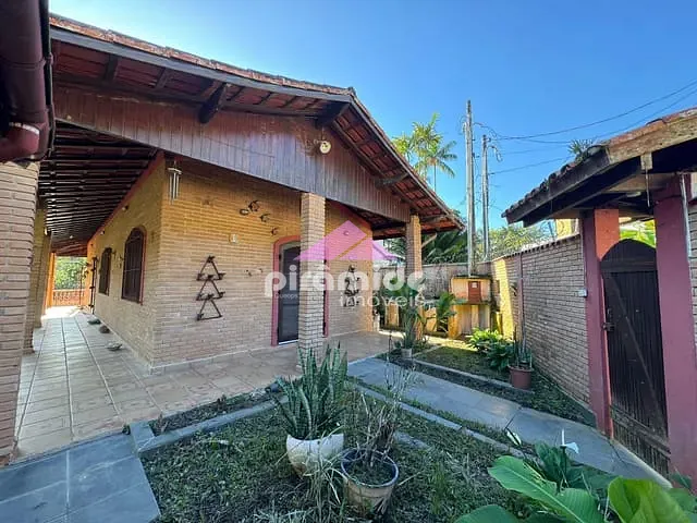 Casa com 300m² 2 quartos e 2 banheiros, à venda, no bairro Tabatinga em Ubatuba