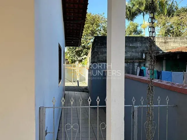 Casa com 150m² 3 quartos e 3 banheiros, à venda, no bairro Itaum em Joinville