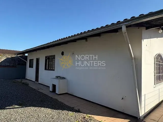 Casa com 150m² 3 quartos e 3 banheiros, à venda, no bairro Itaum em Joinville