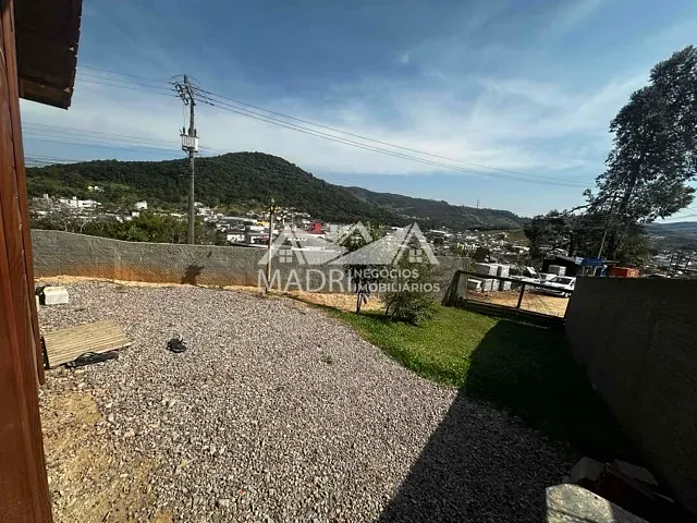 Casa com 472m² 3 quartos e 1 banheiro, à venda, no bairro Alto Aririú em Palhoça