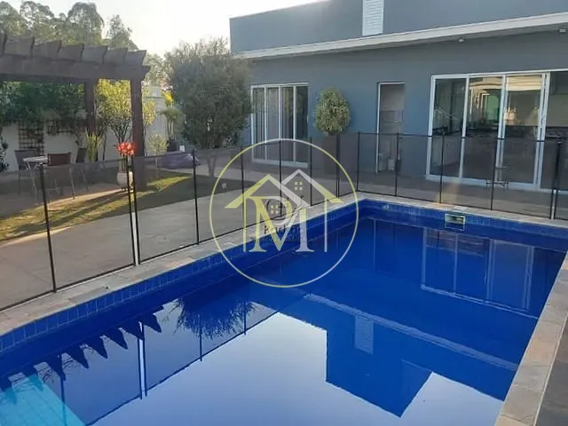 Casa com 640m² 3 quartos e 4 banheiros, à venda, no bairro Centro em Araçoiaba da Serra