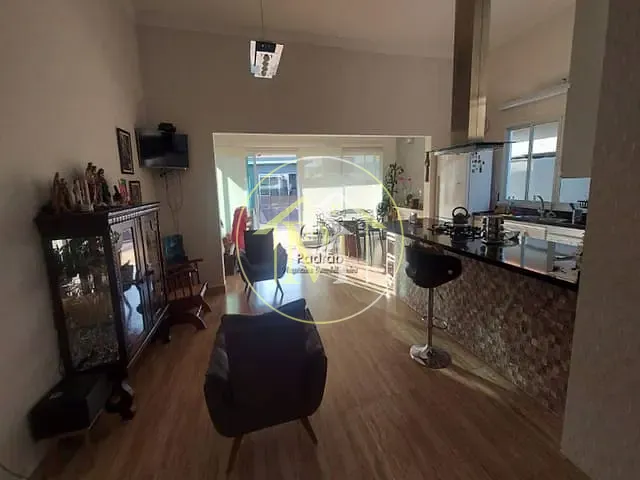 Casa com 640m² 3 quartos e 4 banheiros, à venda, no bairro Centro em Araçoiaba da Serra
