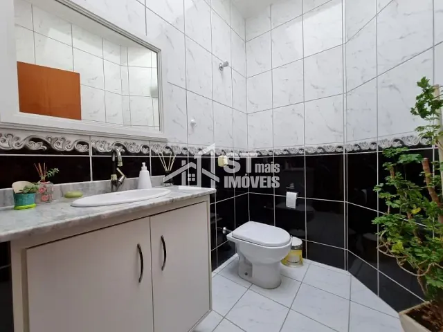 Casa com 300m² 3 quartos e 2 banheiros, à venda, no bairro Jardim Nova Andradas em Andradas