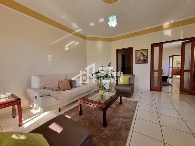 Casa com 300m² 3 quartos e 2 banheiros, à venda, no bairro Jardim Nova Andradas em Andradas
