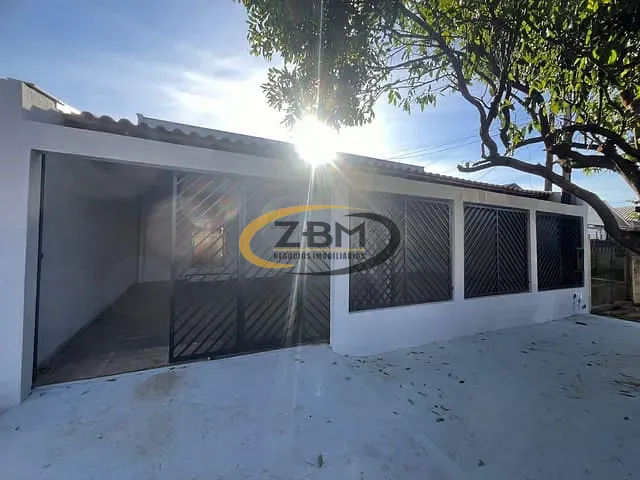 Casa 3 quartos e 2 banheiros, à venda, no bairro Luiz de Sá em Londrina
