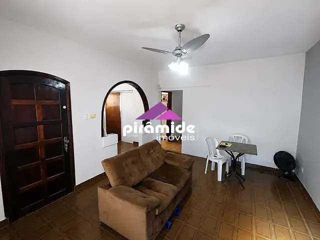 Casa 5 quartos e 3 banheiros, à venda, no bairro Conjunto Residencial Galo Branco em São José dos Campos
