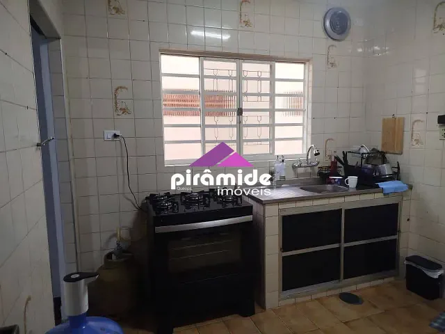 Casa 5 quartos e 3 banheiros, à venda, no bairro Conjunto Residencial Galo Branco em São José dos Campos