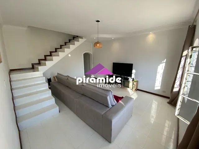 Casa 3 quartos e 2 banheiros, à venda, no bairro Monte Castelo em São José dos Campos