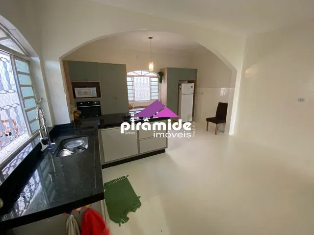 Casa 3 quartos e 2 banheiros, à venda, no bairro Monte Castelo em São José dos Campos