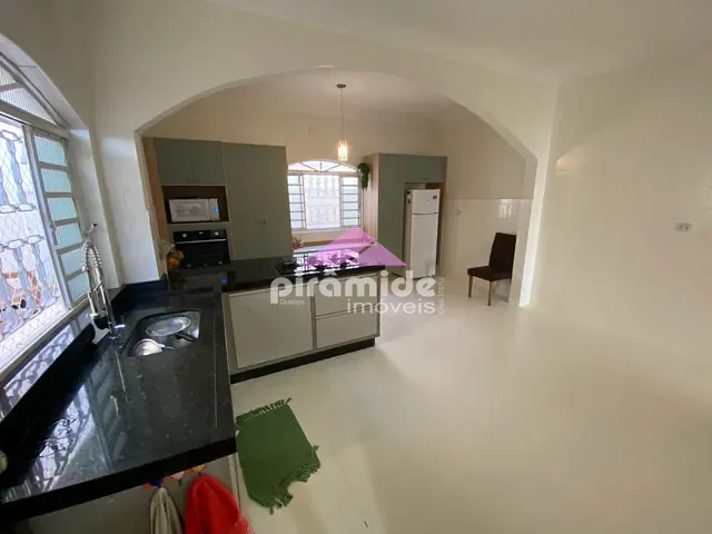 Casa 3 quartos e 2 banheiros, à venda, no bairro Monte Castelo em São José dos Campos