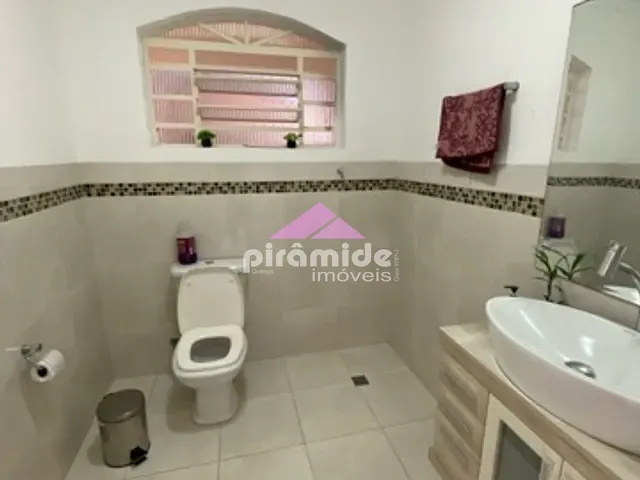 Casa 3 quartos e 2 banheiros, à venda, no bairro Monte Castelo em São José dos Campos