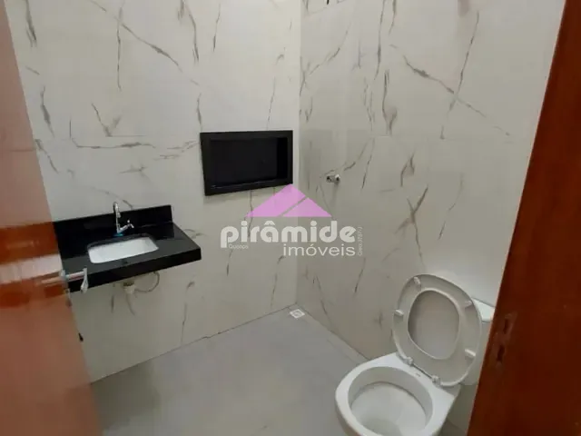 Casa 3 quartos e 2 banheiros, à venda, no bairro Portal dos Passaros em São José dos Campos