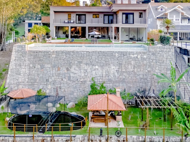 Casa com 1960m² 5 quartos e 8 banheiros, à venda ou para alugar, no bairro Residencial Tamboré em Barueri