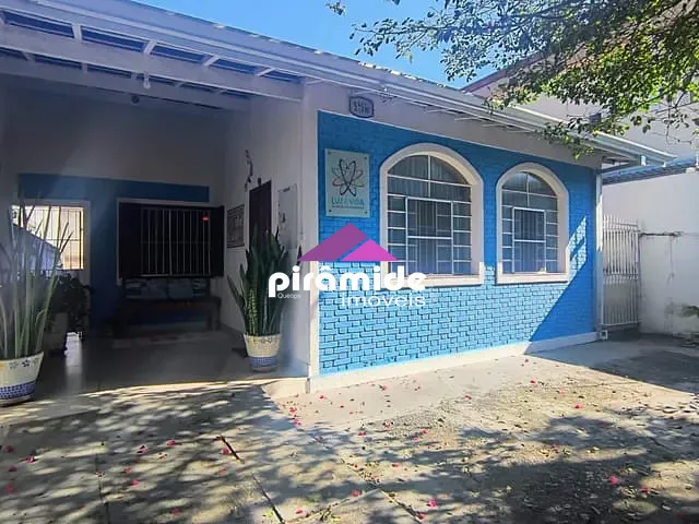 Casa 3 quartos e 2 banheiros, à venda, no bairro Jardim das Indústrias em São José dos Campos