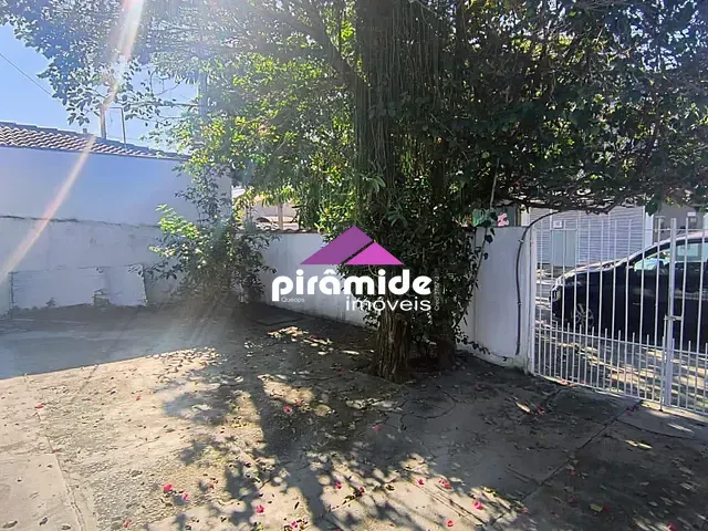 Casa 3 quartos e 2 banheiros, à venda, no bairro Jardim das Indústrias em São José dos Campos