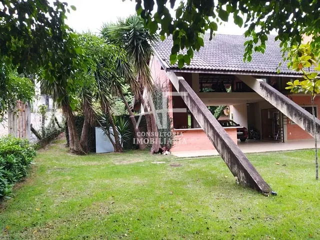 Casa com 2000m² 4 quartos e 2 banheiros, à venda, no bairro Chácaras Cataguá em Taubaté