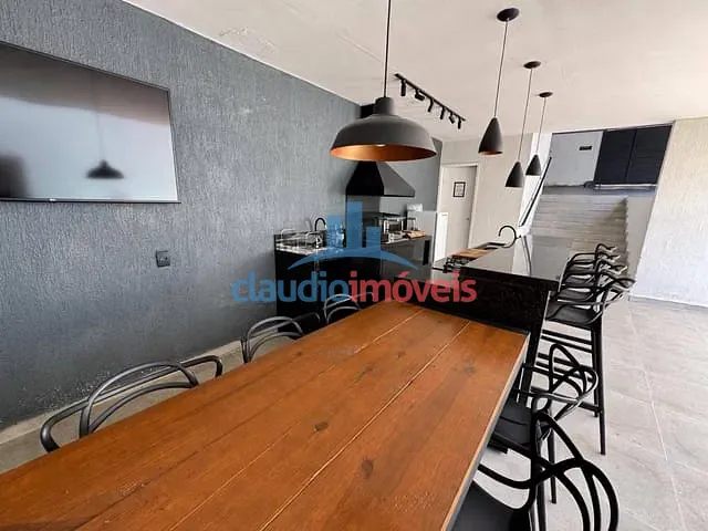 Casa com 345m² 3 quartos e 3 banheiros, à venda, no bairro Santa Clara em Barra Mansa
