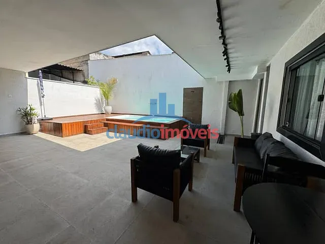 Casa com 345m² 3 quartos e 3 banheiros, à venda, no bairro Santa Clara em Barra Mansa