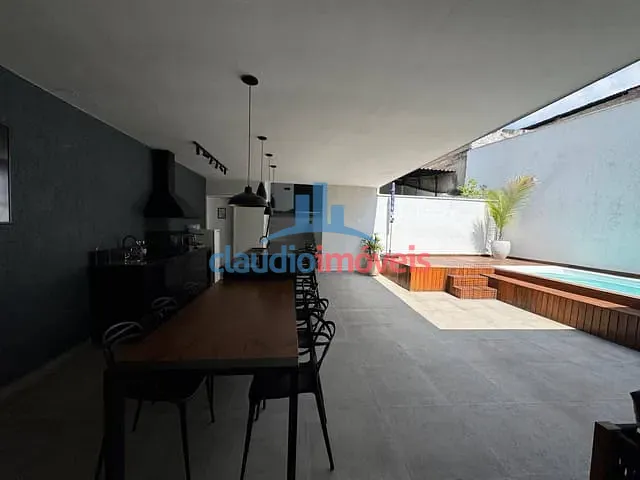 Casa com 345m² 3 quartos e 3 banheiros, à venda, no bairro Santa Clara em Barra Mansa