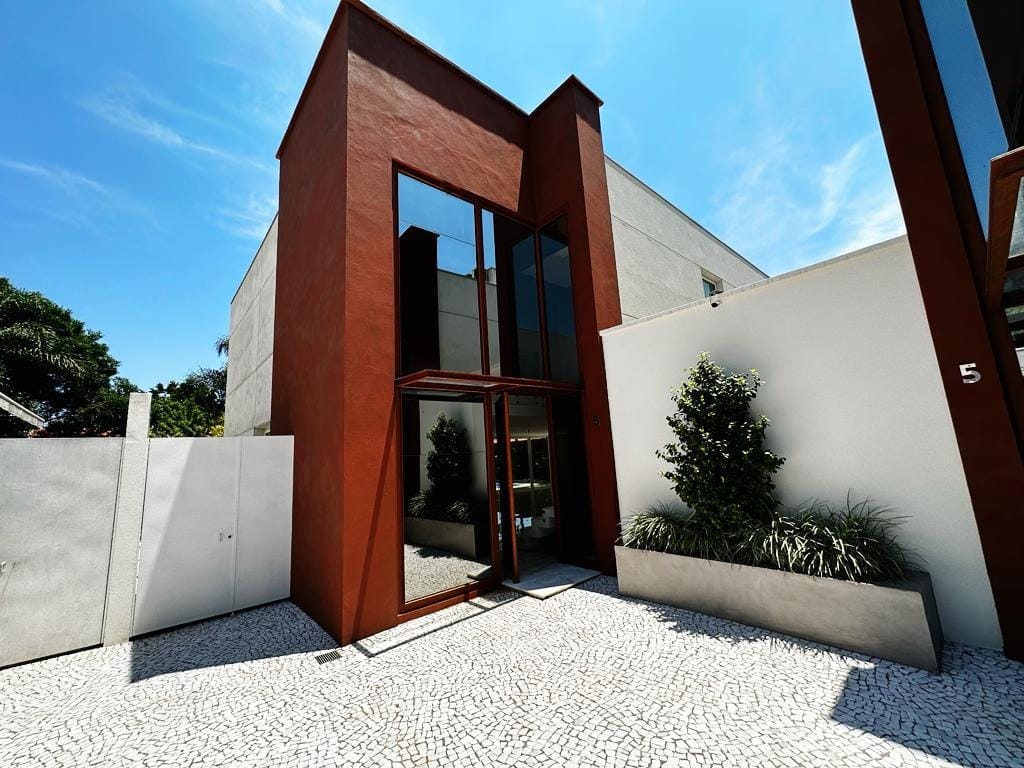 Casa em condomínio para venda com 4 quartos, sendo 4 suítes, 786.97m²