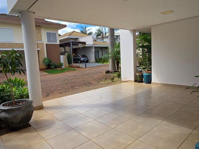 Casa com 374m² 3 quartos e 4 banheiros, para alugar, no bairro Esperança em Londrina