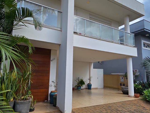 Casa com 374m² 3 quartos e 4 banheiros, para alugar, no bairro Esperança em Londrina