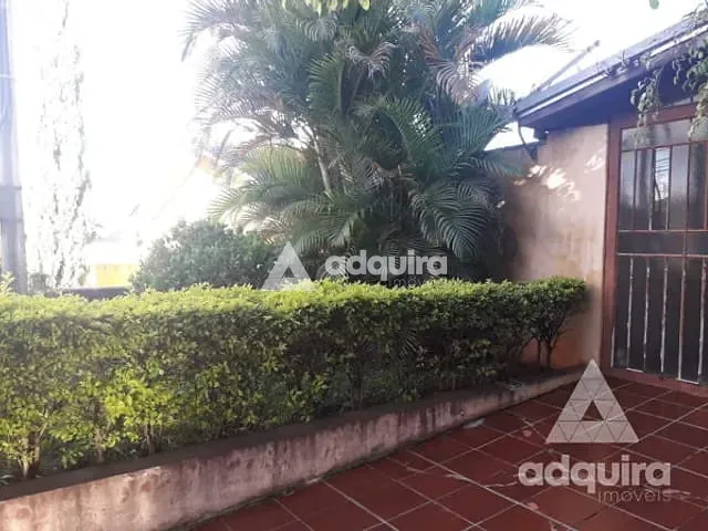 Casa com 464m² 3 quartos e 1 banheiro, à venda, no bairro Uvaranas em Ponta Grossa