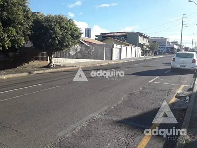 Casa com 464m² 3 quartos e 1 banheiro, à venda, no bairro Uvaranas em Ponta Grossa
