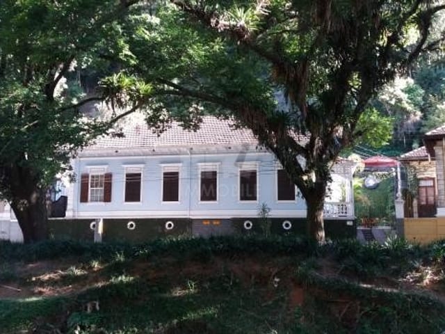 Casa com 3525m² 6 quartos e 3 banheiros, à venda ou para alugar, no bairro Centro em Petrópolis