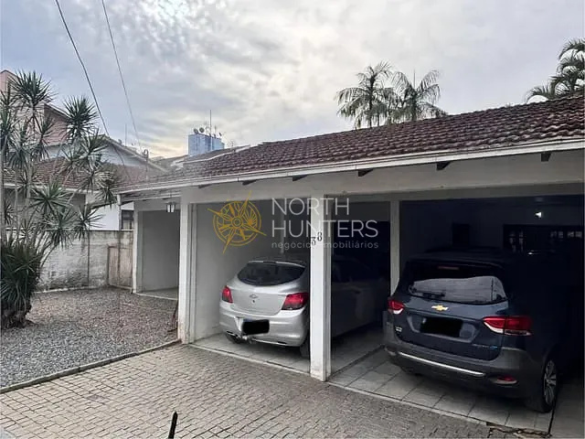 Casa com 160m² 3 quartos e 2 banheiros, à venda, no bairro Costa e Silva em Joinville
