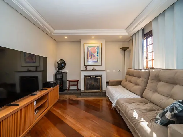 Casa 8 quartos e 11 banheiros, à venda, no bairro Boa Vista em Curitiba