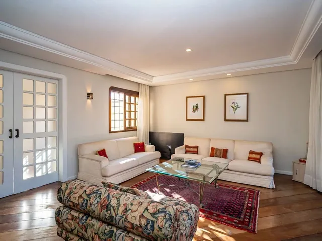 Casa 8 quartos e 11 banheiros, à venda, no bairro Boa Vista em Curitiba
