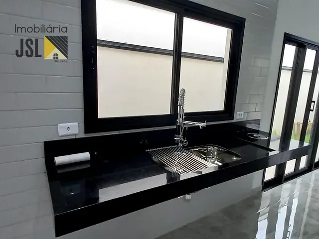 Casa com 300m² 3 quartos e 3 banheiros, à venda ou para alugar, no bairro Condomínio Terras do Vale em Caçapava