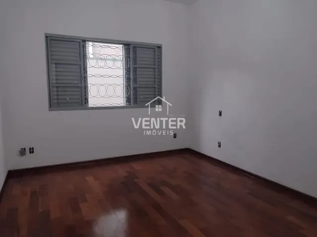 Casa com 250m² 3 quartos e 2 banheiros, à venda, no bairro Vila das Jabuticabeiras em Taubaté