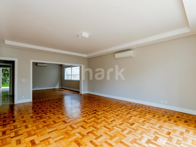 Casa com 500m² 4 quartos e 5 banheiros, à venda, no bairro Jardim Paulista em São Paulo