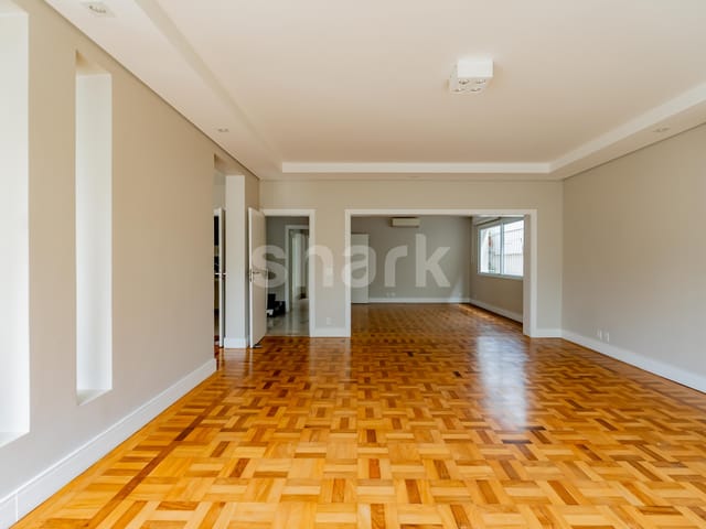 Casa com 500m² 4 quartos e 5 banheiros, à venda, no bairro Jardim Paulista em São Paulo