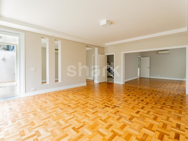Casa com 500m² 4 quartos e 5 banheiros, à venda, no bairro Jardim Paulista em São Paulo