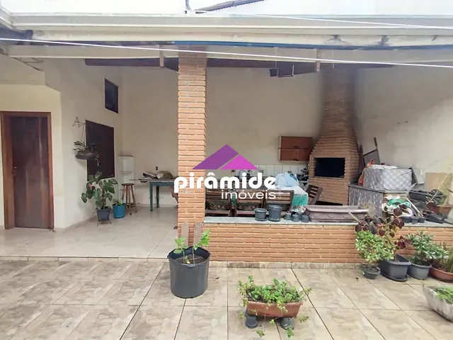 Casa 3 quartos e 2 banheiros, à venda, no bairro Centro em São José dos Campos
