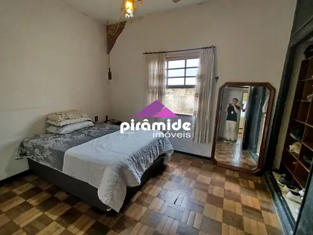 Casa 3 quartos e 2 banheiros, à venda, no bairro Centro em São José dos Campos
