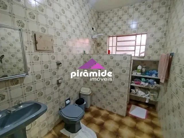 Casa 3 quartos e 2 banheiros, à venda, no bairro Centro em São José dos Campos