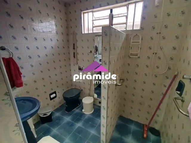 Casa 3 quartos e 2 banheiros, à venda, no bairro Centro em São José dos Campos