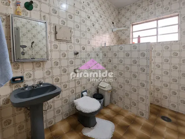 Casa 3 quartos e 2 banheiros, à venda, no bairro Centro em São José dos Campos