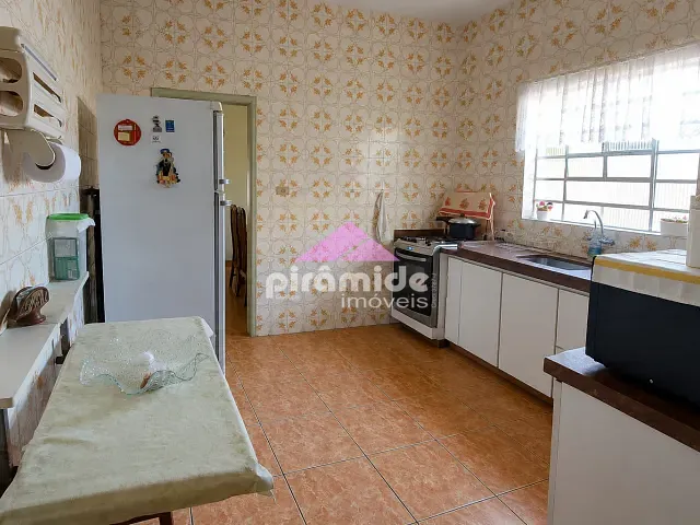 Casa 3 quartos e 2 banheiros, à venda, no bairro Centro em São José dos Campos