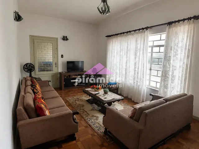 Casa 3 quartos e 2 banheiros, à venda, no bairro Centro em São José dos Campos