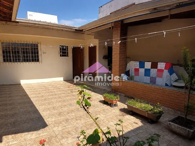 Casa 3 quartos e 2 banheiros, à venda, no bairro Centro em São José dos Campos