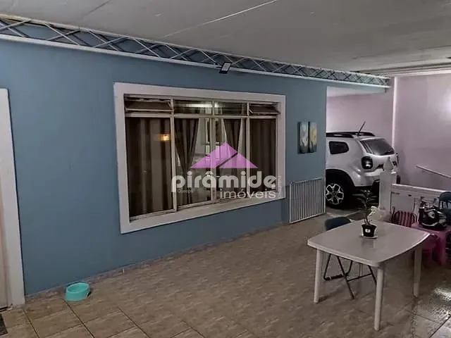 Casa com 210m² 3 quartos e 2 banheiros, à venda, no bairro Jardim Uirá em São José dos Campos